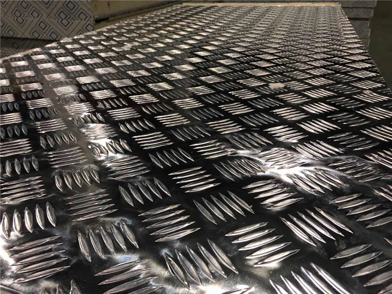 Paneles frigoríficos de aluminio con relieve